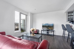 Spacious 2 BR Downtown Condo with Mountain Views